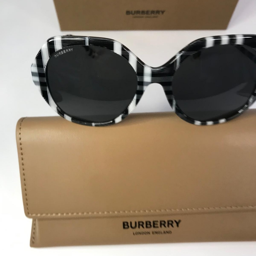 New - Burberry Vanessa Dark Grey Geometric Ladies Sunglasses BE4375F 400487 57. - Picture 12 of 16